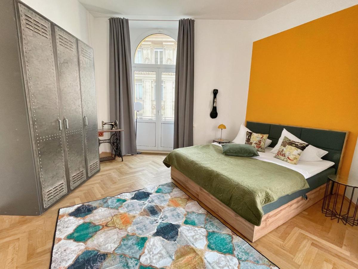 Loft2be, Loft For 8 * Viena